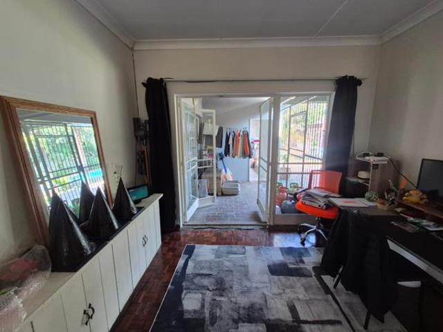 House for rent in Waterkloof, Gauteng