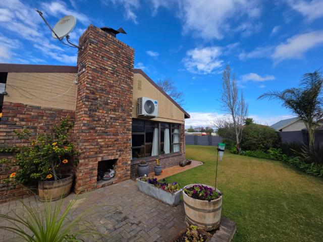 House for sale in Frances Baard, Northern Cape