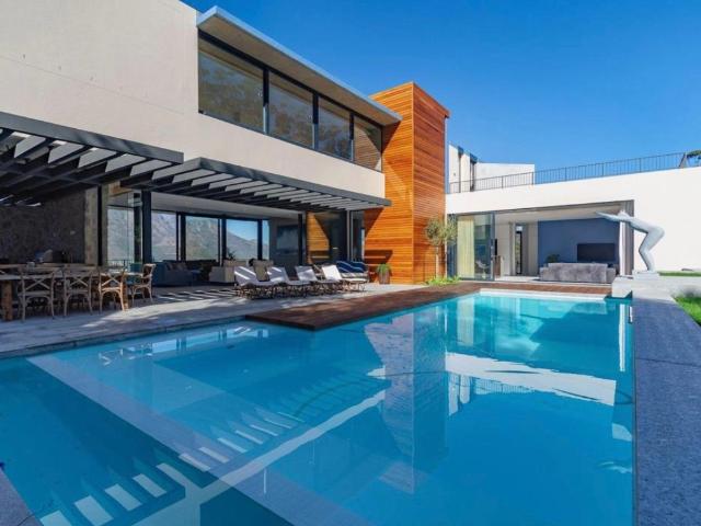 House for sale in Hout Bay, Western Cape