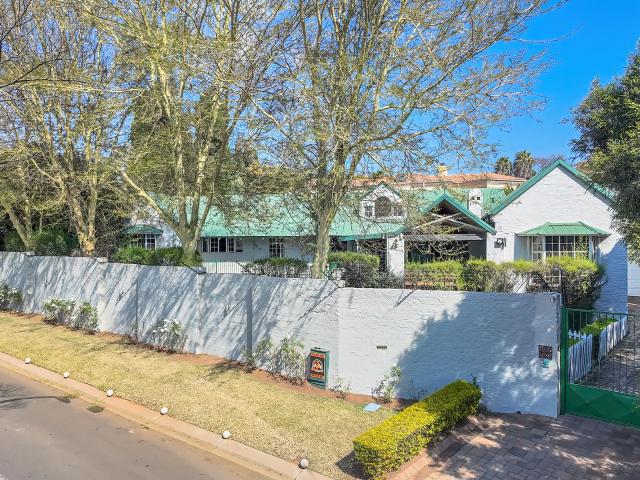 House for sale in Sandton, City of Johannesburg Metropolitan Municipality