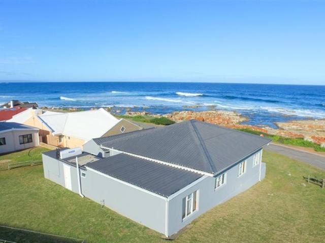House for sale in Groot Brak Rivier, Western Cape