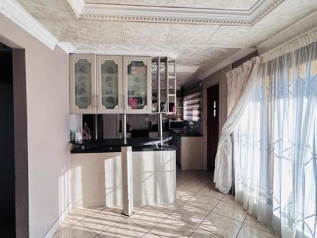 House for rent in Waterkloof, Gauteng