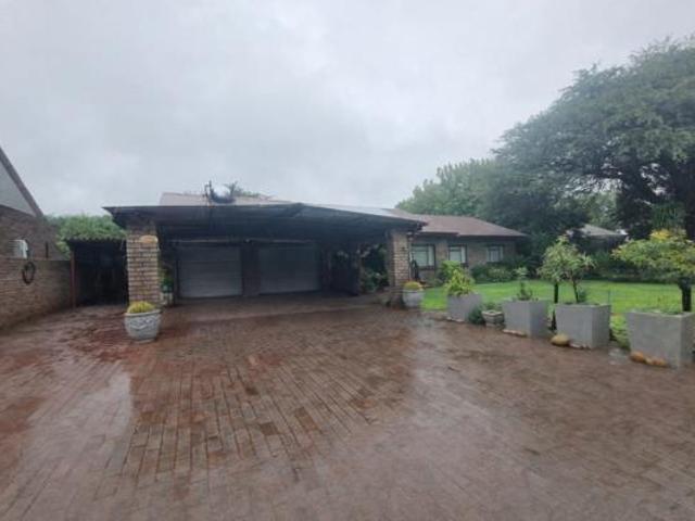 House for sale in Kgalagadi, Northern Cape