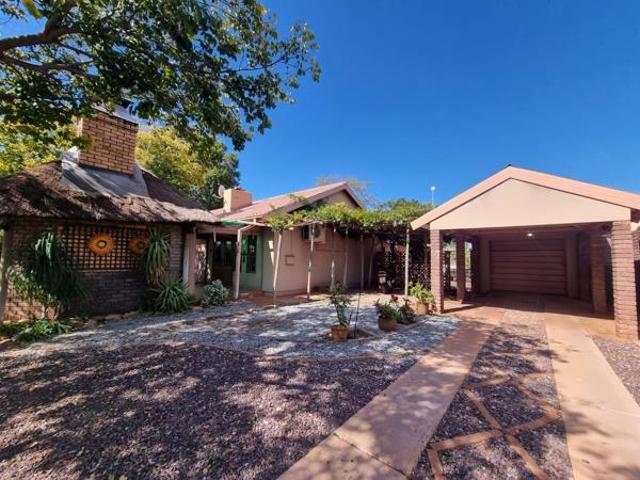House for sale in Kgalagadi, Northern Cape