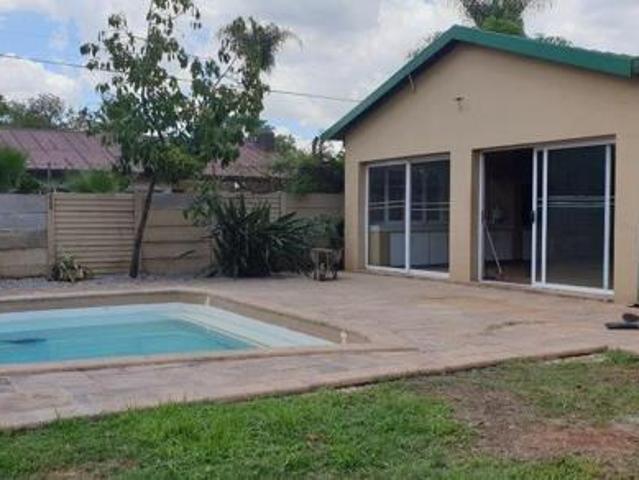 House for rent in Waterkloof, Gauteng