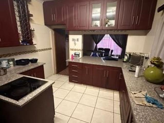 House for rent in Waterkloof, Gauteng