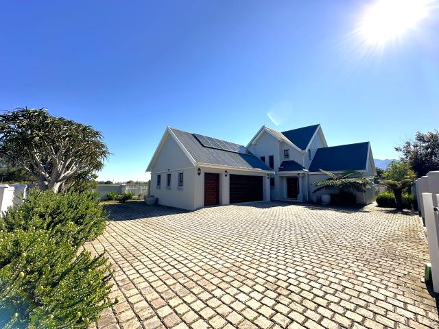House for sale in Groot Brak Rivier, Western Cape