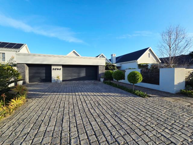 House for sale in Groot Brak Rivier, Western Cape