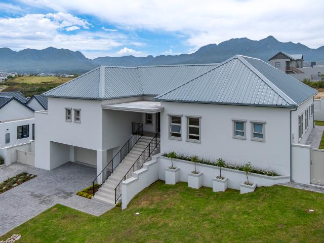 House for sale in Groot Brak Rivier, Western Cape