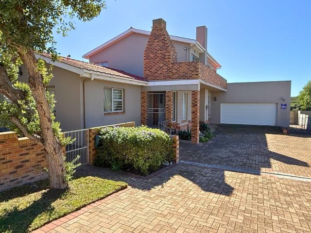 House for sale in Baardskeerdersbos, Western Cape