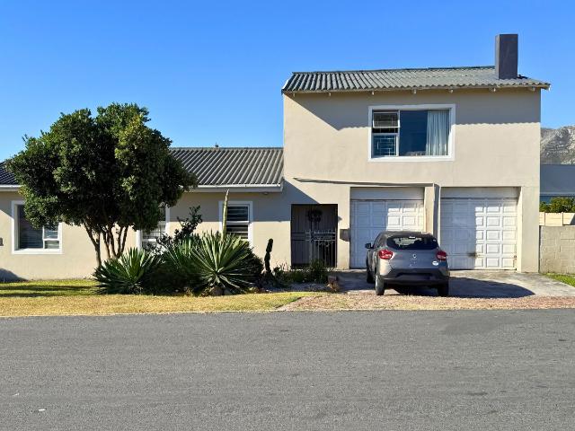 House for sale in Baardskeerdersbos, Western Cape