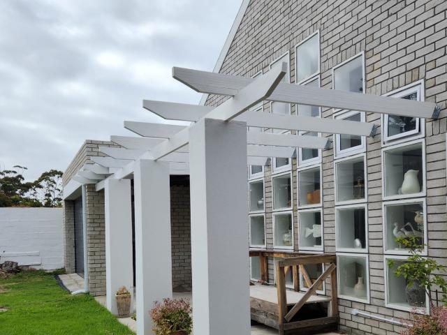 House for sale in Baardskeerdersbos, Western Cape