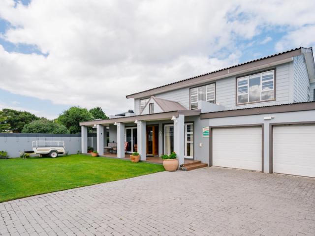 House for sale in Baardskeerdersbos, Western Cape