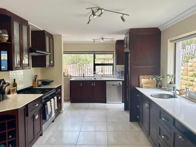 House for sale in Heuwelkruin, Garden Route District Municipality