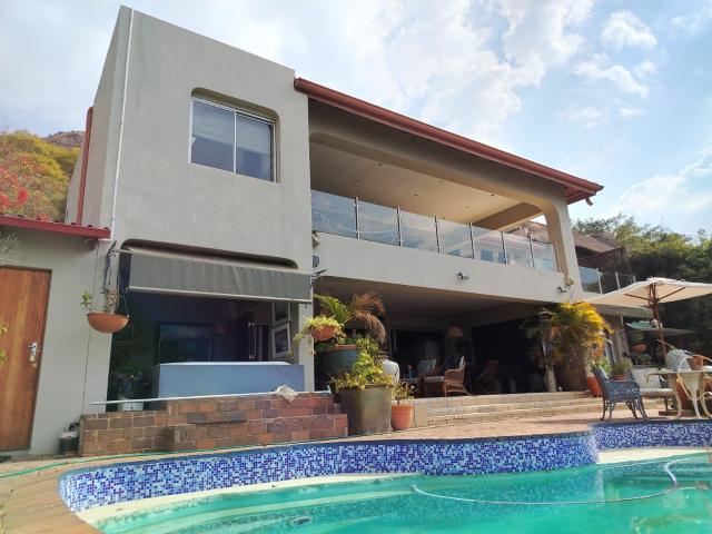 House for sale in Hartbeespoort Dam Nature Reserve