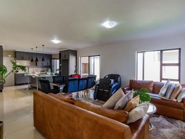 House for sale in Hartebeespoort, North West