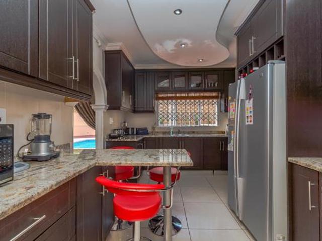 House for sale in La Mercy, Kwazulu-natal