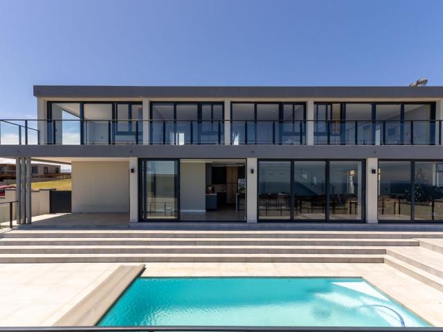 House for sale in Groot Brak Rivier, Western Cape