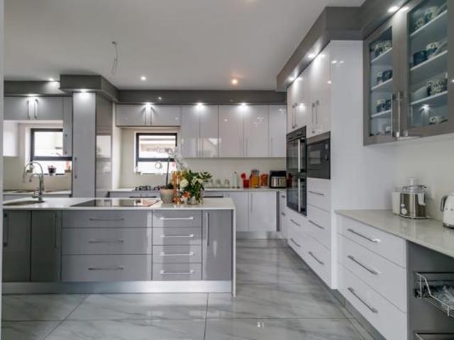 House for rent in North West