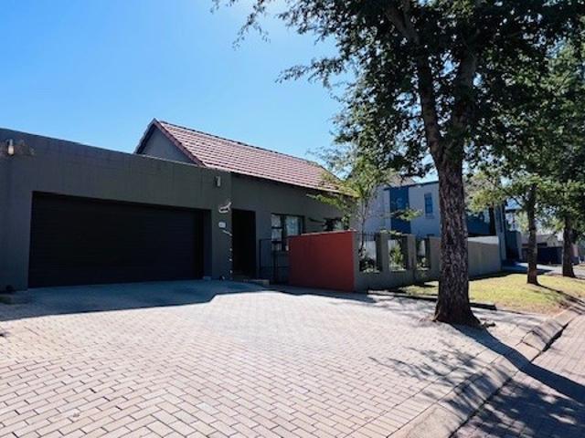 House for sale in Hartbeespoort Dam Nature Reserve