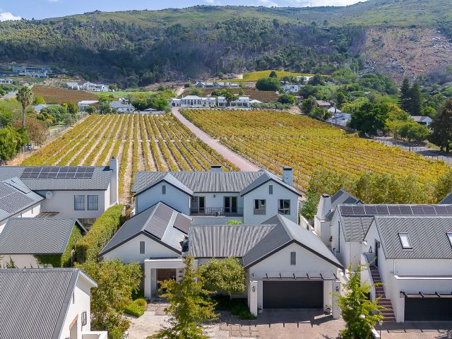 House for sale in Onverwacht, Western Cape