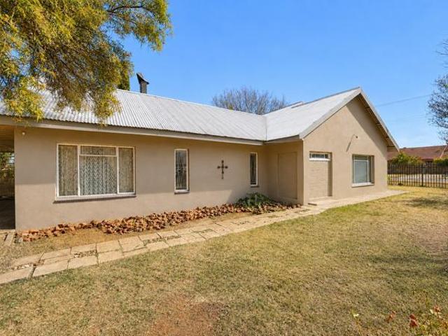 House for sale in Ditsobotla, North West