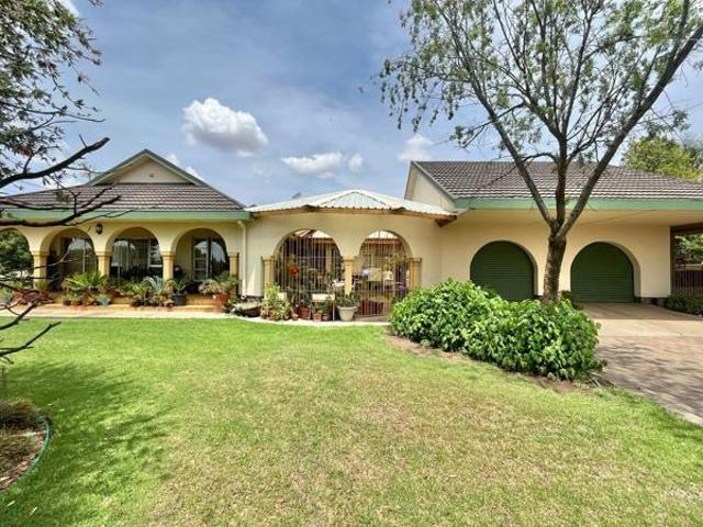 House for sale in Ditsobotla, North West