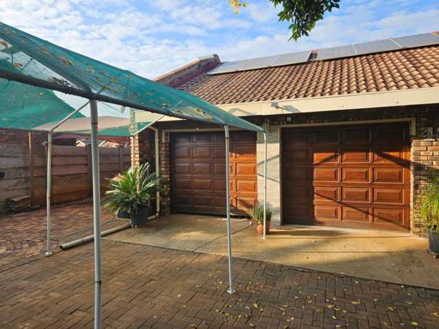 House for sale in Ditsobotla, North West