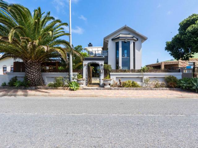 House for sale in Groot Brak Rivier, Western Cape