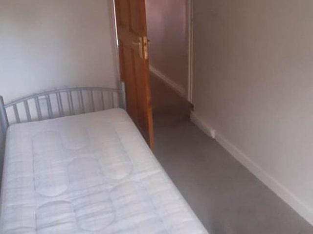 House for rent in Calderstones