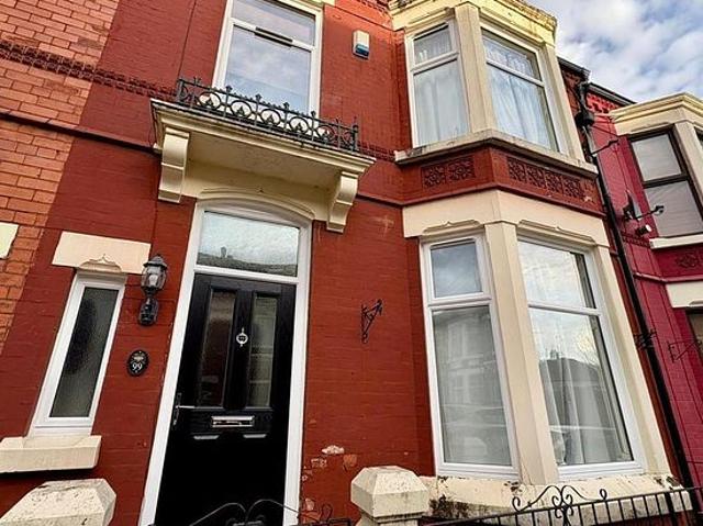 House for rent in Elm Park, Calderstones