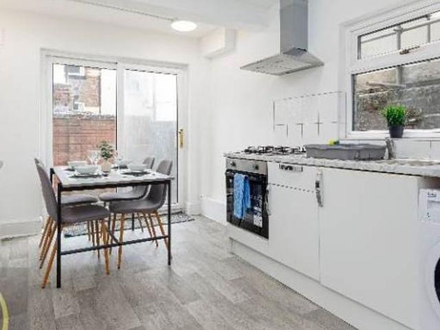House for rent in Calderstones