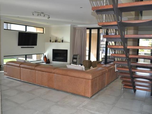 House for rent in Waterkloof, Gauteng