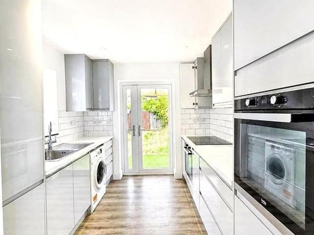 House for rent in Chingford Mount, Highams Park