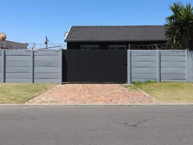 House for sale in Cape Town, Western Cape