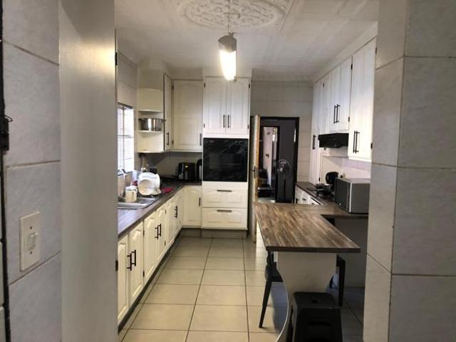 House for rent in Waterkloof, Gauteng