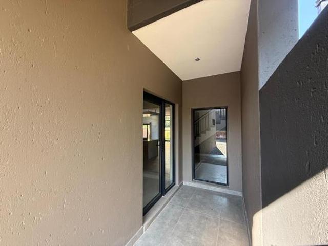 House for rent in Waterkloof, Gauteng