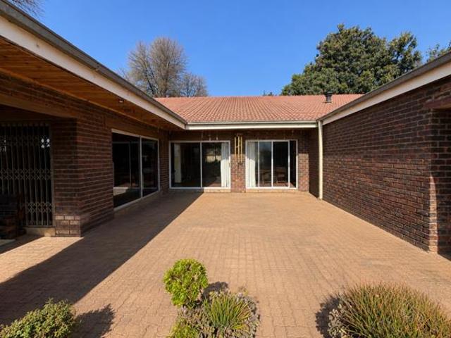House for sale in Mafikeng, North West