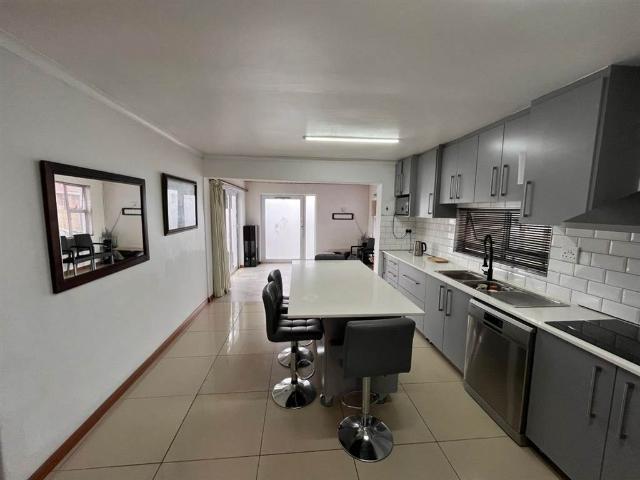 House for sale in Cape Town, Cape Flats