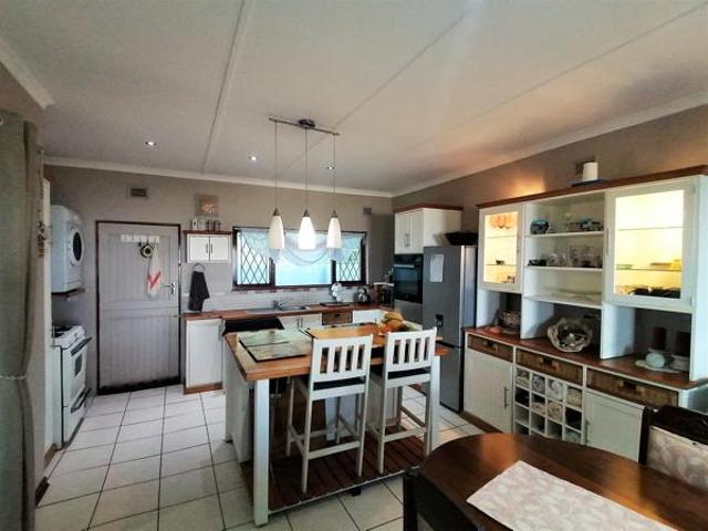 House for sale in Ugu District Municipality, Kwazulu-natal