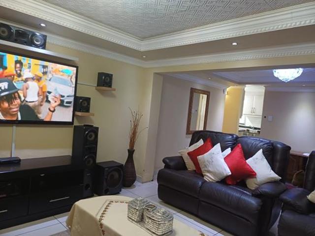 House for sale in Ugu District Municipality, Kwazulu-natal