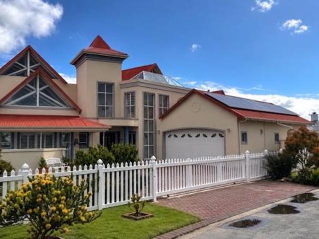 House for sale in Jeffreys Bay, Kouga Local Municipality