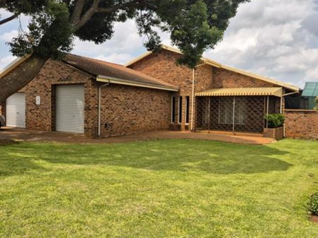 House for rent in Waterkloof, Gauteng