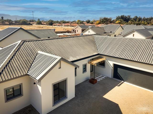 House for sale in Hartbeespoort Dam Nature Reserve, North West