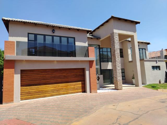 House for sale in Hartbeespoort Dam Nature Reserve, North West