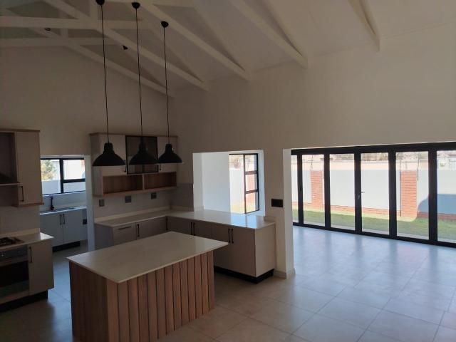House for rent in Hartbeespoort Dam Nature Reserve, North West