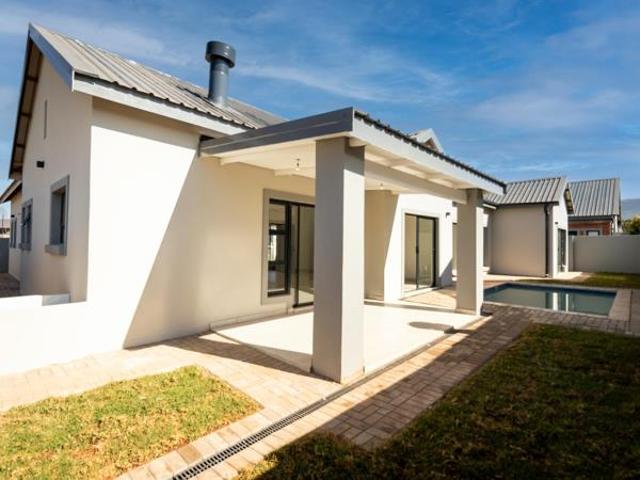 House for sale in Hartebeespoort, North West