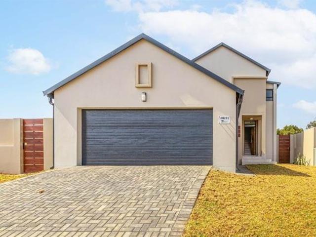 House for sale in Hartebeespoort, North West