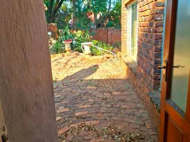 House for rent in North West