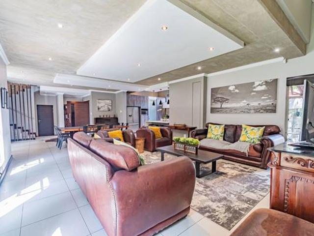 House for rent in Waterkloof, Gauteng